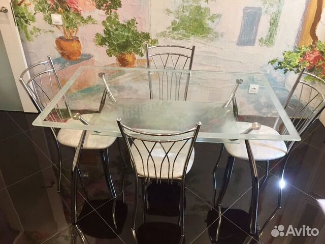 Стол и стулья для кухни или столовой(комплект) Стол и стулья для кухни или столовой(комплект)