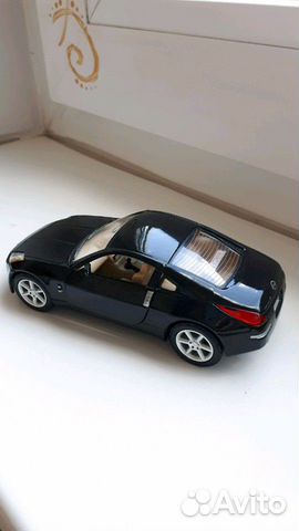 Модель автомобиля Kinsmart Nissan 350 Z