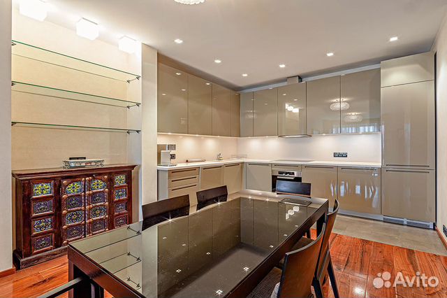 3-к квартира, 145 м², 1/3 эт. 3-к квартира, 145 м², 1/3 эт.