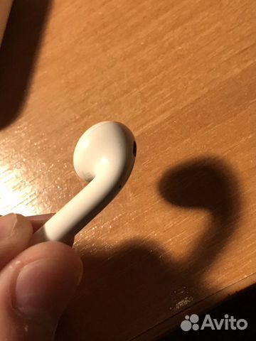 Наушники airpods 2 поколения Наушники airpods 2 поколения