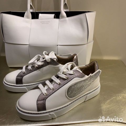 Кожаные кеды Hermes и сумка Bottega Veneta