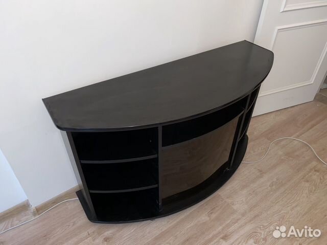 Стеклянная тумба под телевизор Стеклянная тумба под телевизор