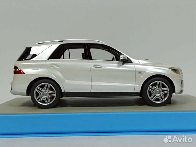 Mercedes ML63 AMG W166 1:18 White Limited