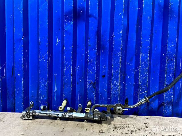 Топливная рампа Mazda Tribute 1 3.0 AJ 2001