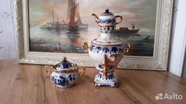 Сувенирный самовар Гжель