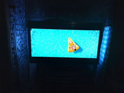 Телевизор Philips full HD 46