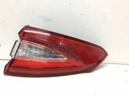 Фонарь правый Maserati Levante