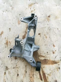 Кронштейн генератора 03H260089G