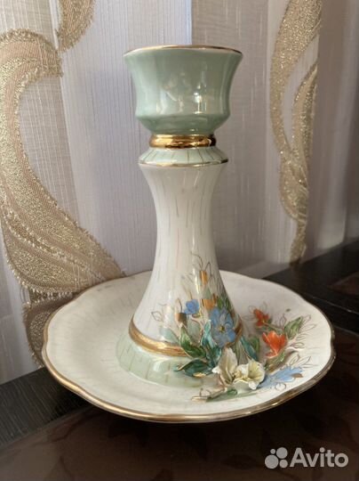 Фарфоровый подсвечник