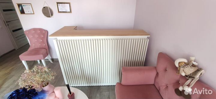 Стойка ресепшн