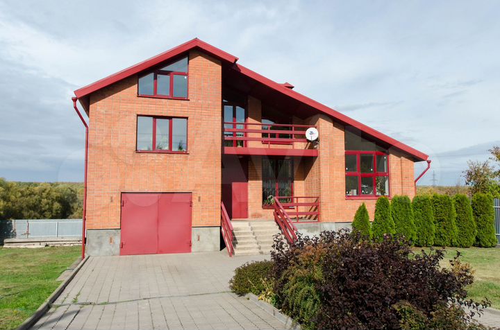 Коттедж 230 м² на участке 8,5 сот.