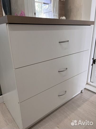 Гримерное зеркало с комодом