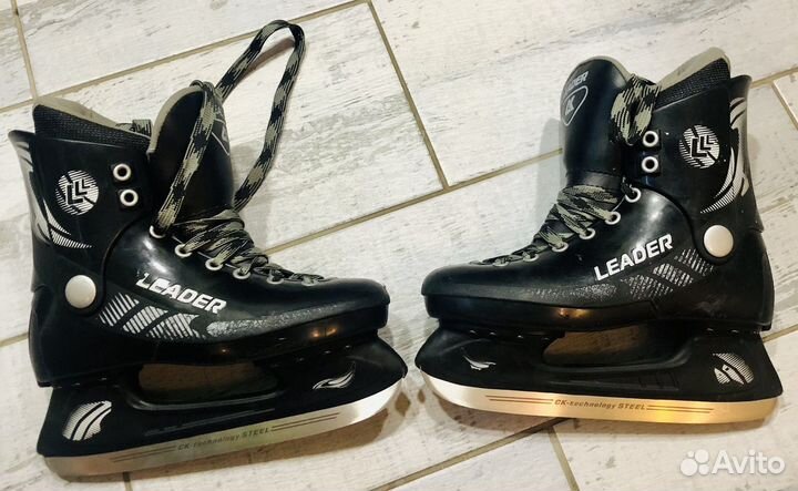 Коньки хоккейные детские 35 размер