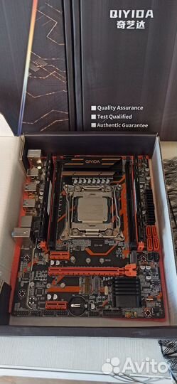 Материнская плата с процессором и памятью