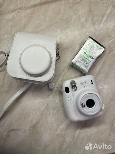 Пленочный фотоаппарат instax mini 11