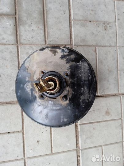 Вакуумный усилитель тормозов VW Passat B4