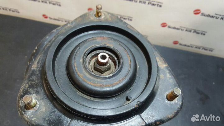 Стойка подвески передняя правая Subaru Legacy BL