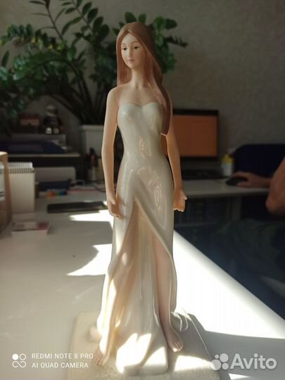 Большая фарфоровая статуэтка leonardo