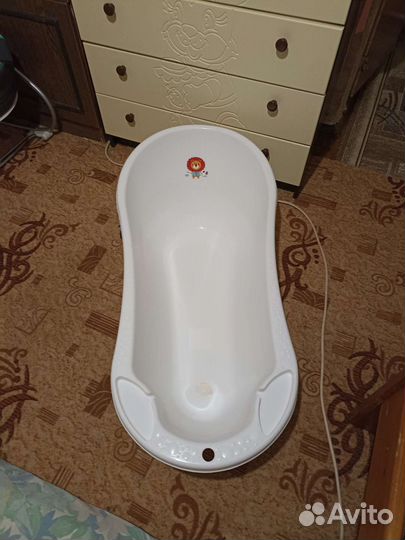 Детская ванночка для купания с подставкой