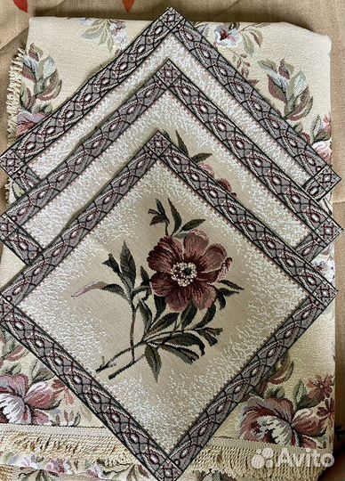 Скатерть и салфетки гобеленовые