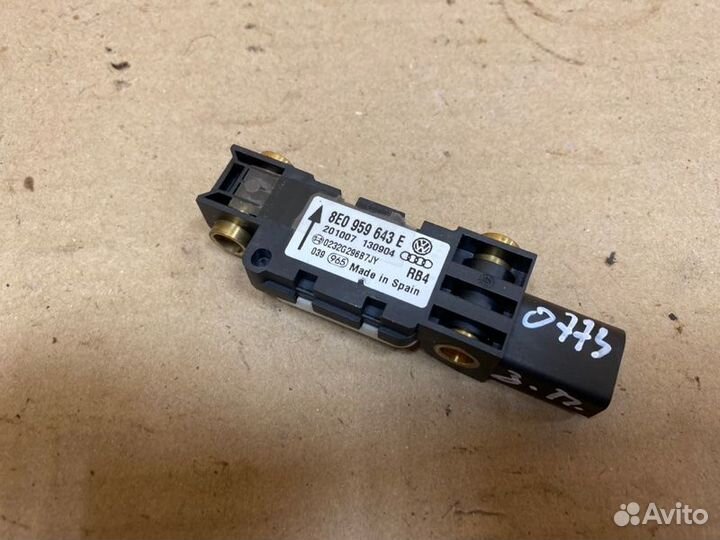 Датчик AIR BAG Audi A4 B6 ASN 2004