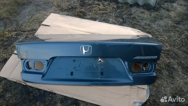 Крышка багажника с эмблемами Хонда Аккорд 7