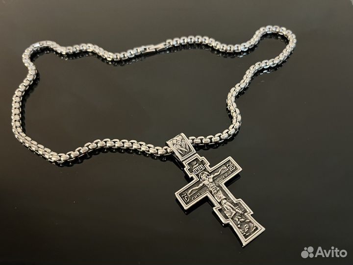 Крест и цепь