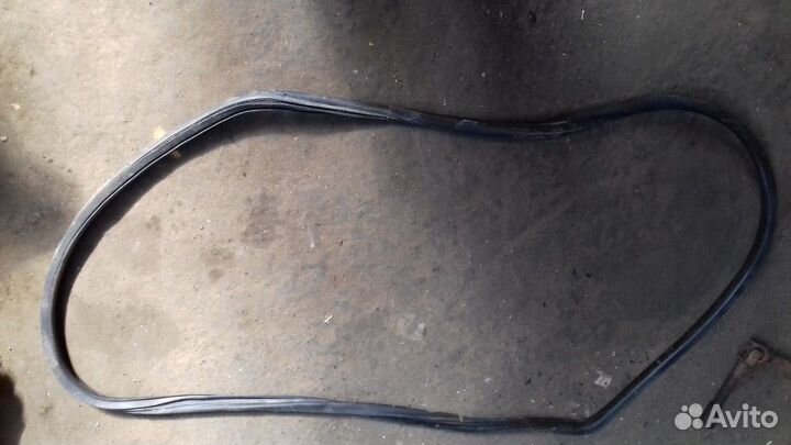 Уплотнитель дверного проема передний правый Iran K