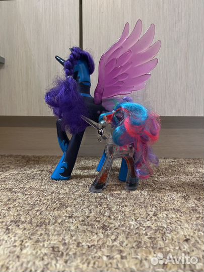 Фигурки Найтмармун и Селестия