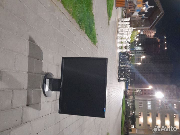 Монитор samsung