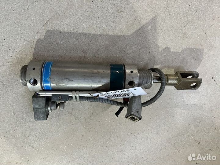 Пневмоцилиндр Festo DSW-63-100-P-A
