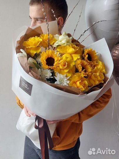 Букет цветы к 8 марта Доставка Воронеж тюльпаны