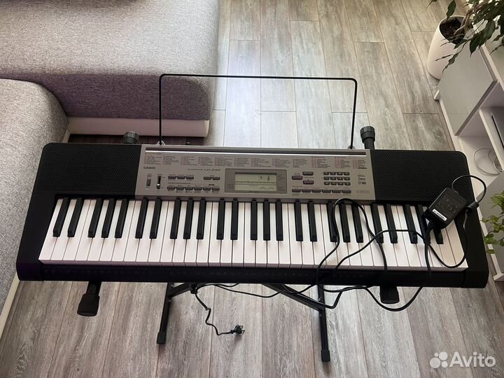 Синтезатор Casio LK-240