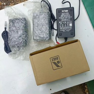 Зарядное устройство BVW122250400N для Trimbie
