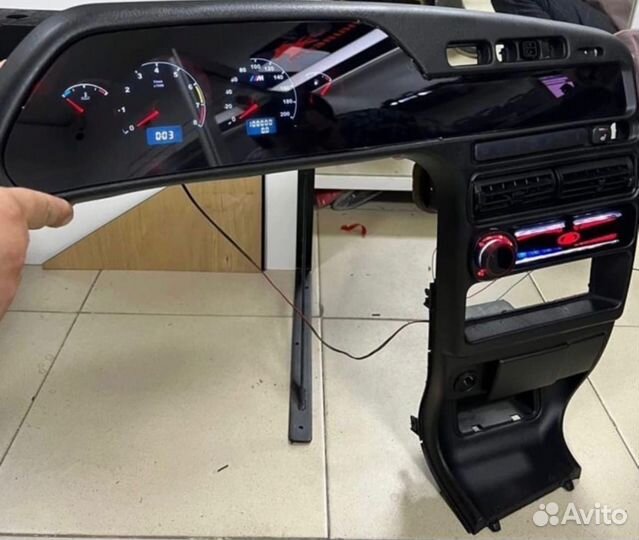 Тонированное стекло панели приборов 2114