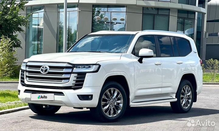 Toyota Land Cruiser 3.3 AT, 2022, 21 км