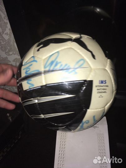Футбольный мяч с автографами сборной России