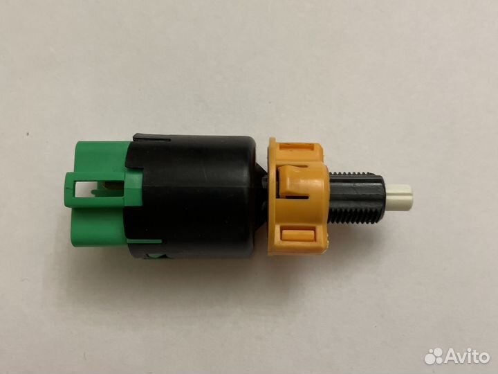 Кнопка стоп сигнала для пежо 4008