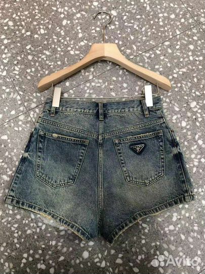 Шорты женские Prada