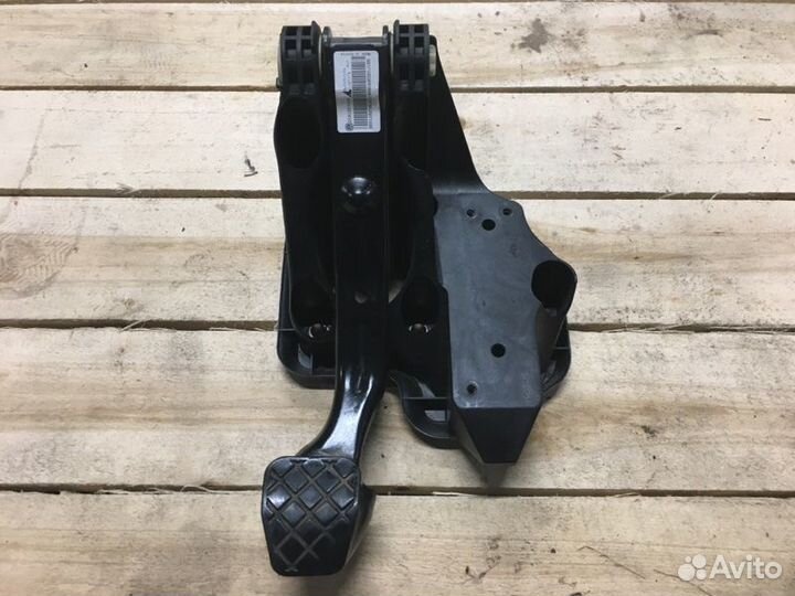 Педаль тормоза Skoda Fabia MK2 CGG 1.4 2012