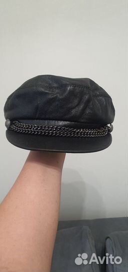 Кепка женская из натуральной кожи