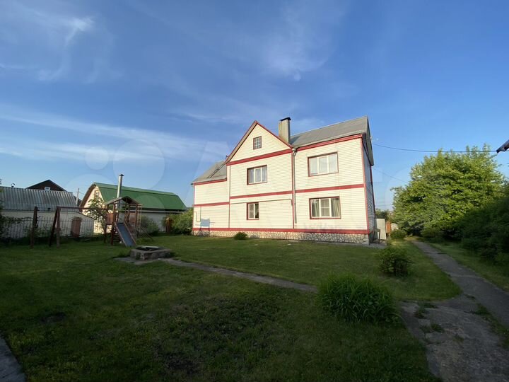 Коттедж 243 м² на участке 21 сот.