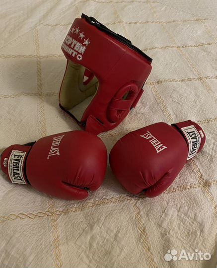 Боксерские перчатки и шлем детские