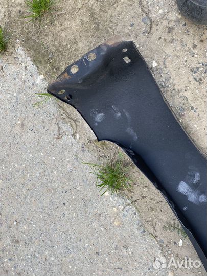 Крыло переднее левое и правое на форд фокус 2