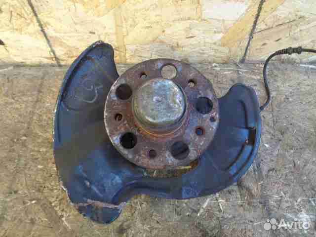 Кулак поворотный правый Mercedes C-klasse W203