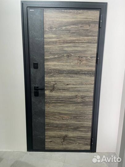 Входная дверь в дом с Терморазрывом