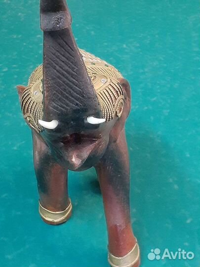 Статуэтка слон