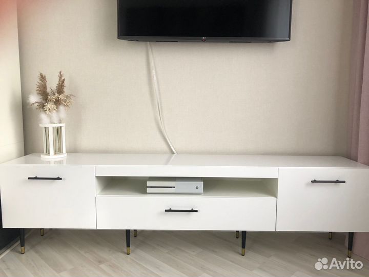 Тумба под телевизор