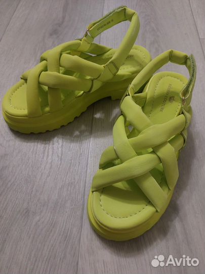 Сандалии для девочки