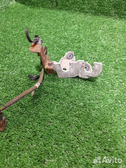 Кронштейн тросов МКПП киа сид 1 ed